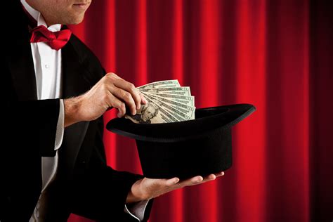 From Ordinary to Extraordinary: Elevating Your Upscale Fundraising Event with a Magician